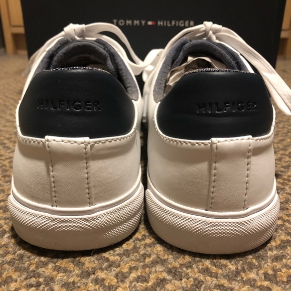 NEVER WORN Tommy Hilfiger Multi LL Sneaker- US 9.5 - Picture 5 of 6